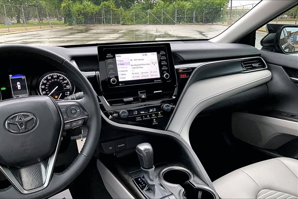 Used 2024 Toyota Camry SE FWD image 6