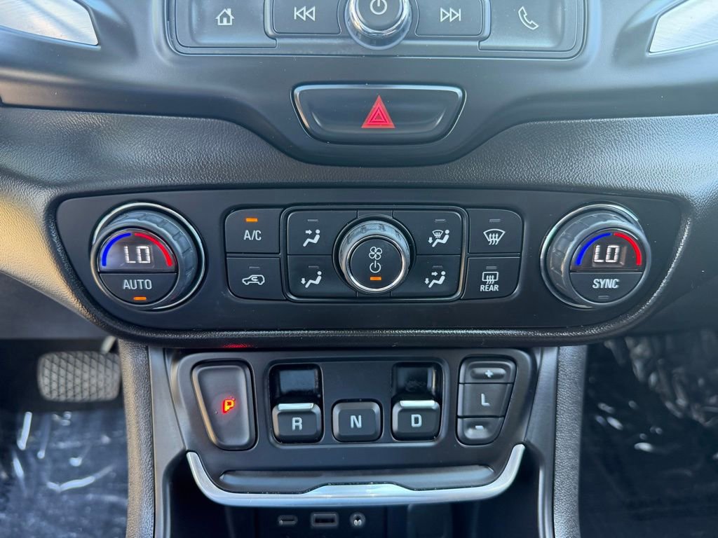 Used 2020 GMC Terrain SLE w/ Driver Convenience Package image 25