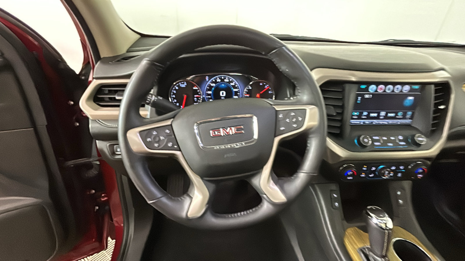 Used 2017 GMC Acadia Denali w/ Technology Package AWD/4WD image 18