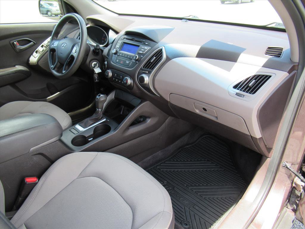 Used 2014 Hyundai Tucson GLS image 11