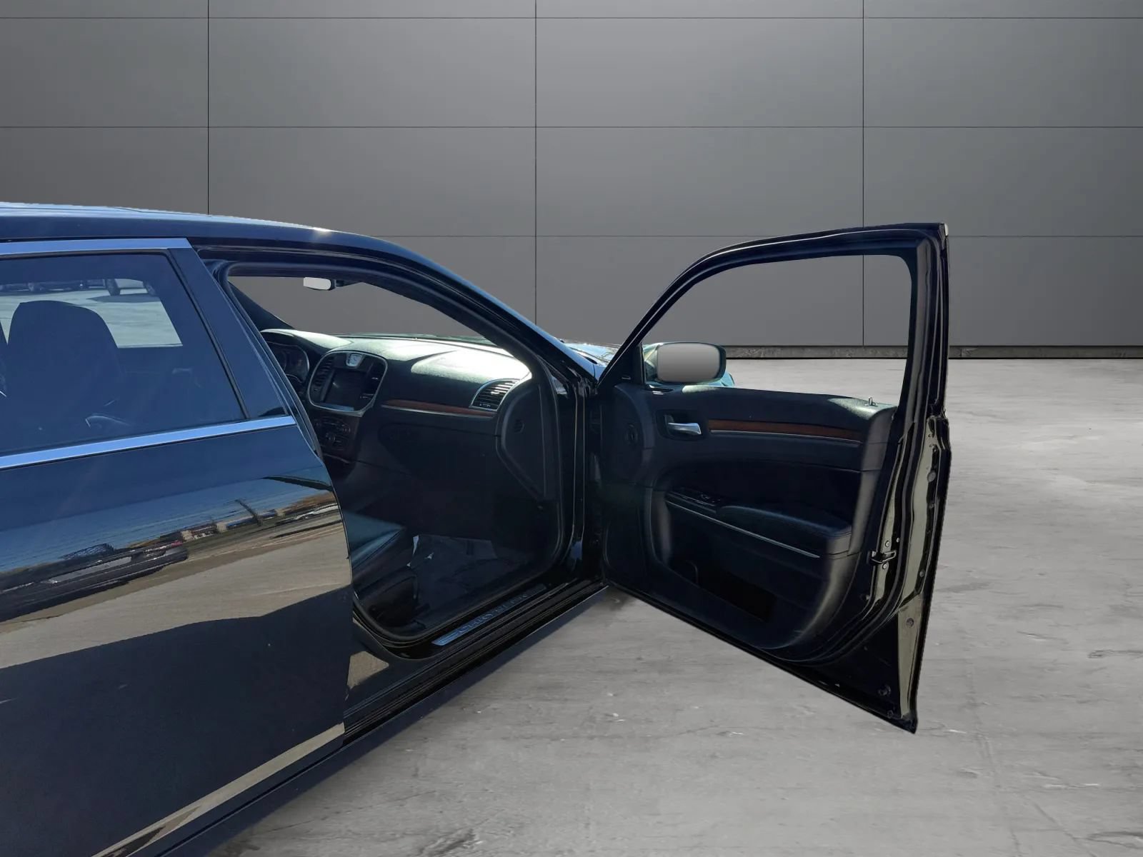 Used 2017 Chrysler 300 C Platinum AWD/4WD image 22