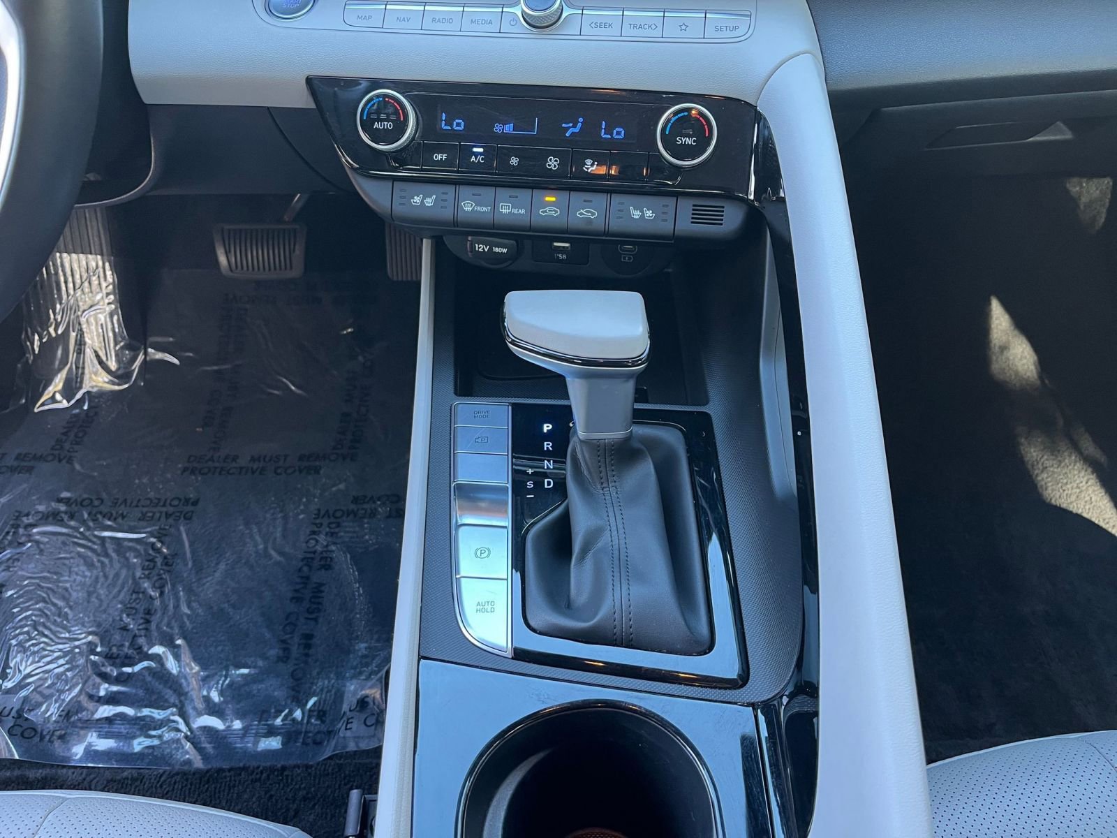 Used 2025 Hyundai Elantra Limited image 40