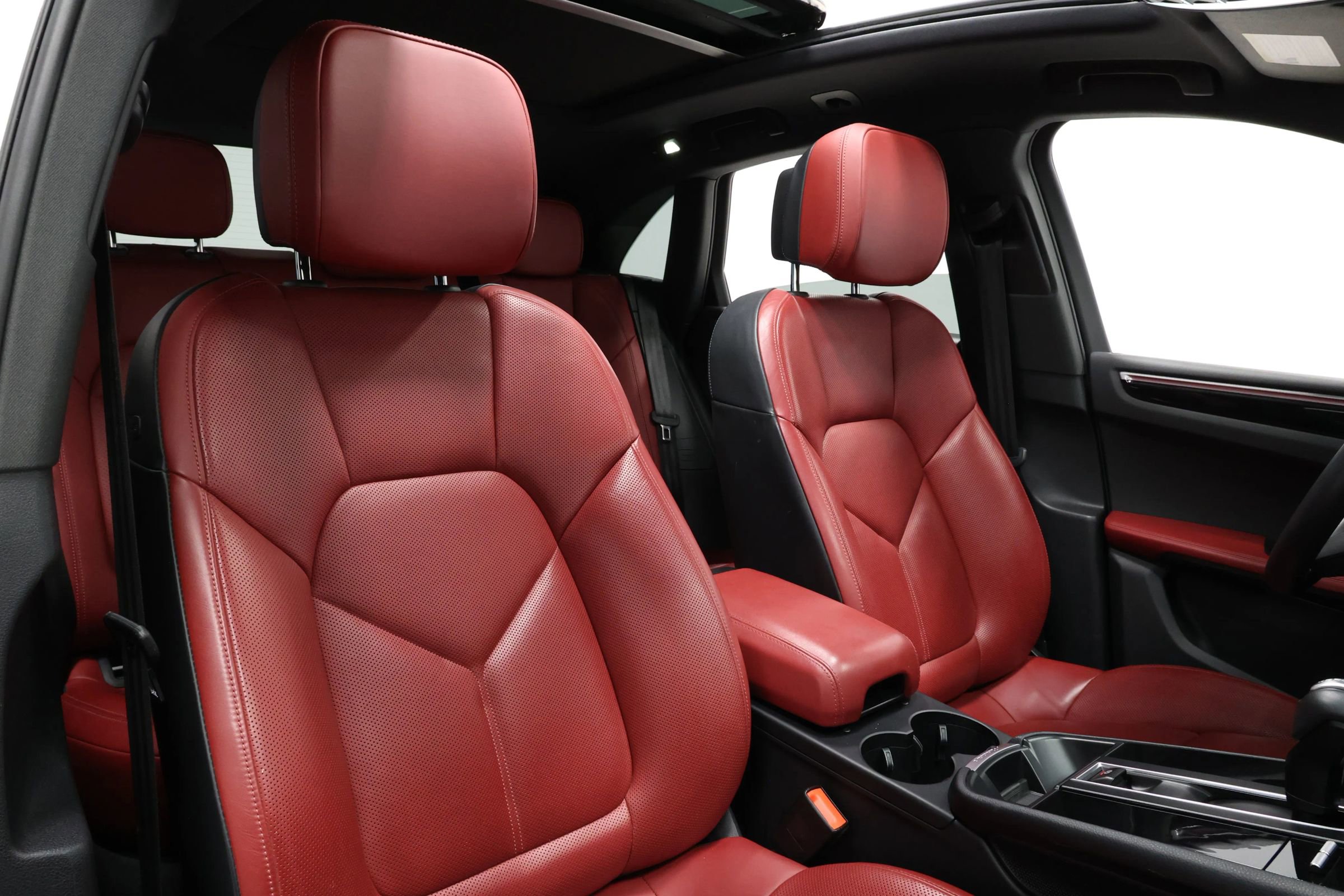 Used 2022 Porsche Macan image 76