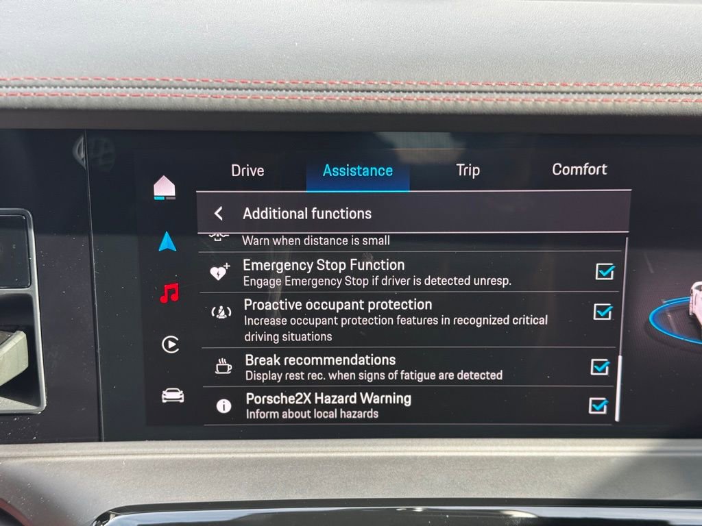Used 2024 Porsche Panamera image 37