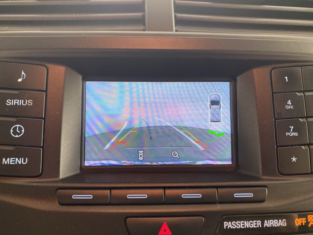 Used 2018 Ford Explorer XLT image 4