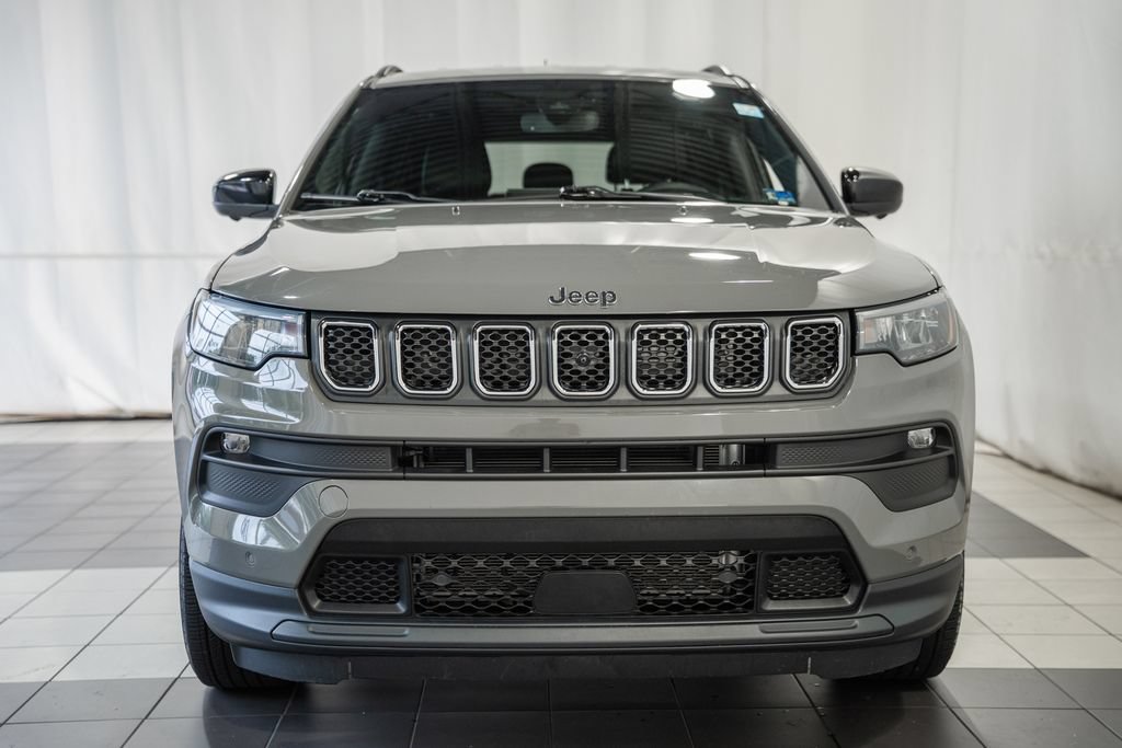 Certified 2023 Jeep Compass Latitude AWD/4WD image 2