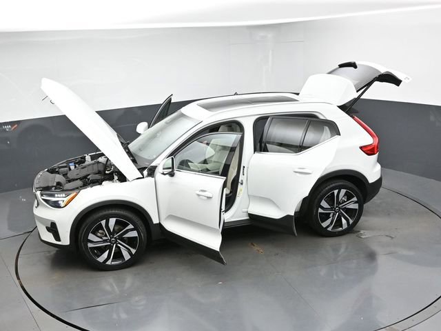 Used 2024 Volvo XC40 B5 Plus w/ Protection Package Premier AWD/4WD image 48