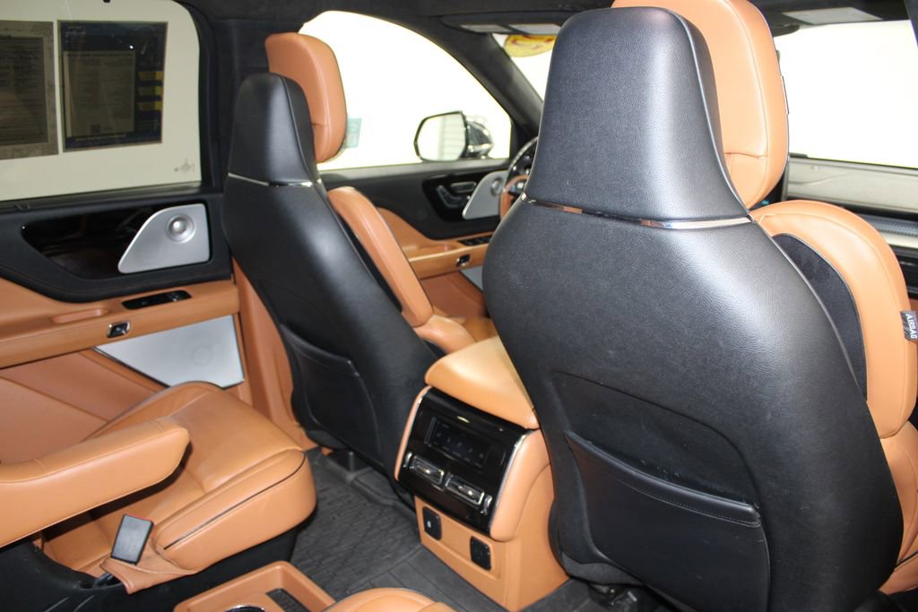 Used 2022 Lincoln Aviator Black Label w/ Class IV Trailer Tow Package image 36