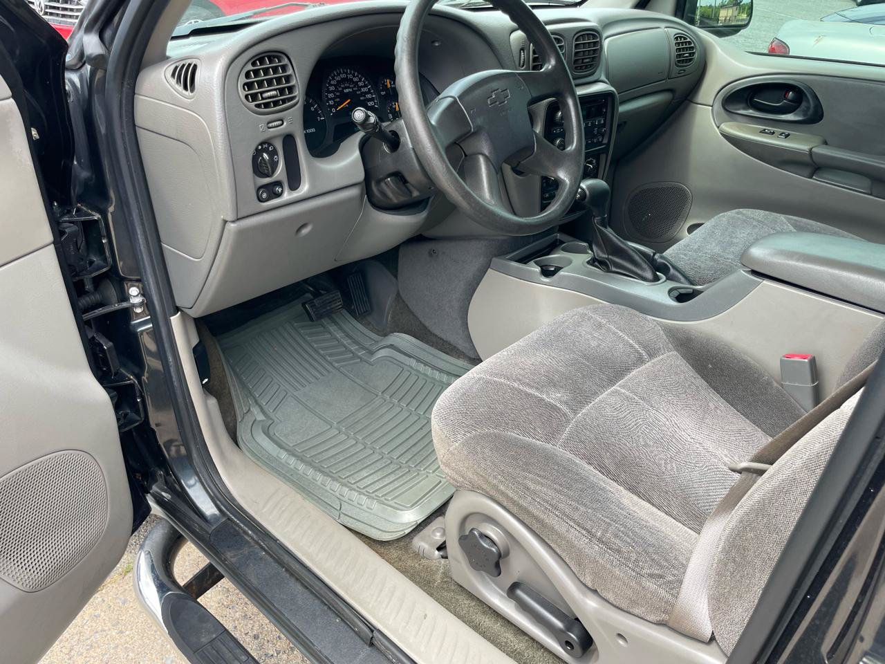 Used 2004 Chevrolet TrailBlazer LS w/ LS Preferred Equipment Group AWD/4WD image 20
