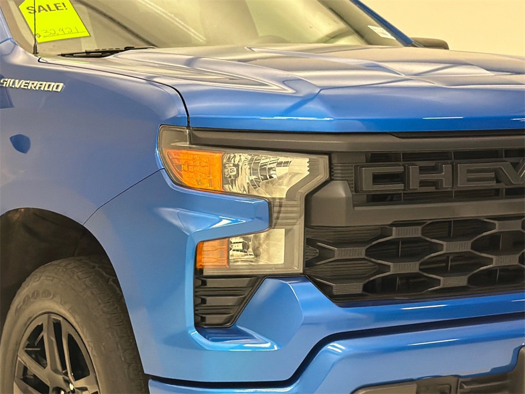 Used 2022 Chevrolet Silverado 1500 Custom image 4