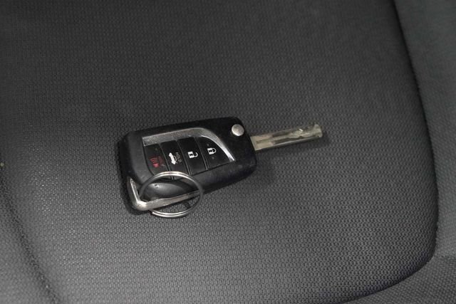 Used 2021 Toyota Corolla LE image 27