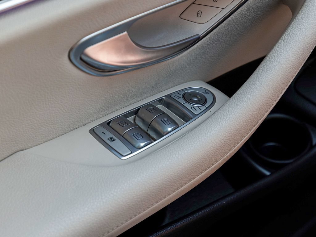 Used 2022 Mercedes-Benz E 350 4MATIC Sedan image 13