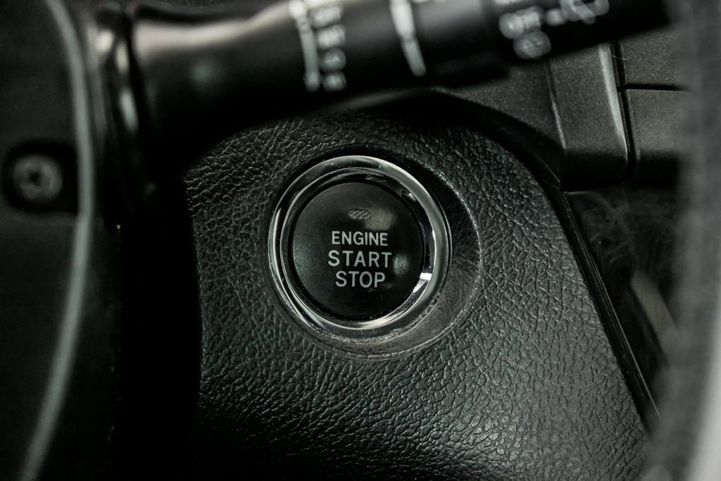 Used 2019 Toyota Sienna SE Premium image 19