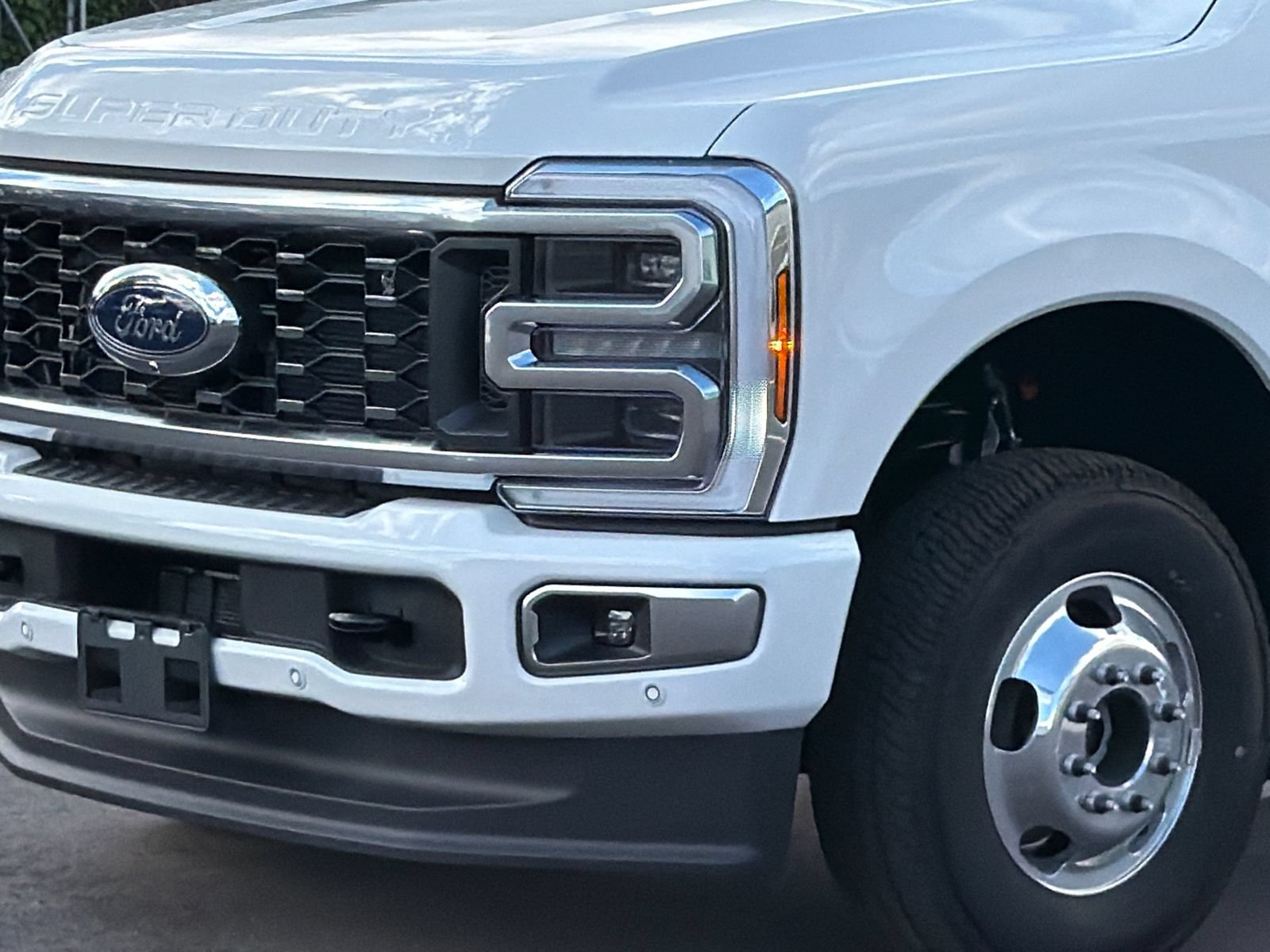 New 2026 Ford F350 Platinum w/ Platinum Plus Package AWD/4WD image 2