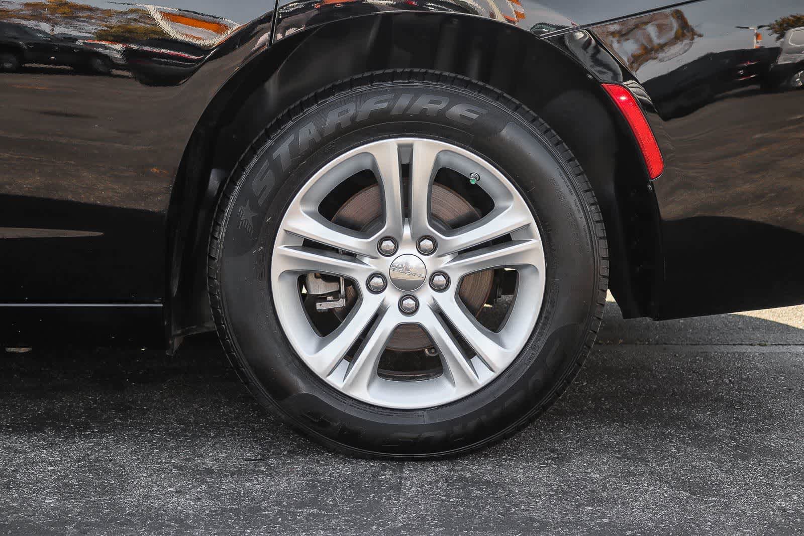 Used 2022 Dodge Charger SXT RWD image 10