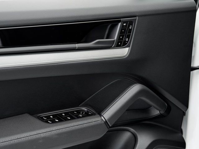 New 2026 Porsche Cayenne image 8