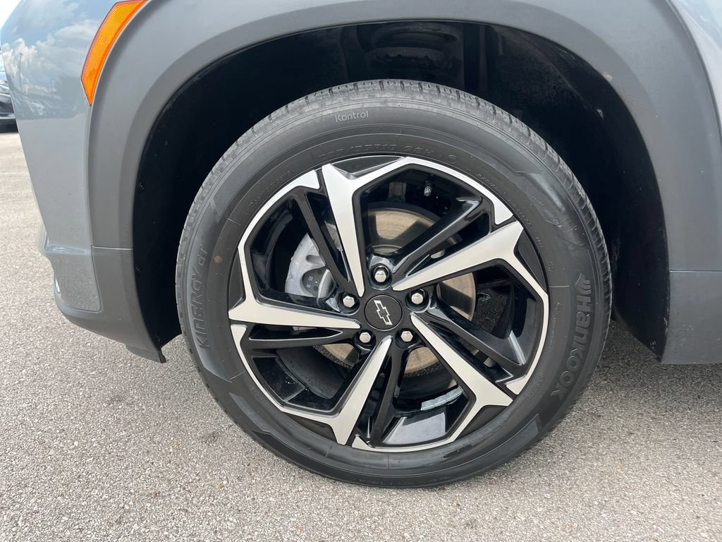 Used 2021 Chevrolet TrailBlazer RS w/ Convenience Package FWD image 28