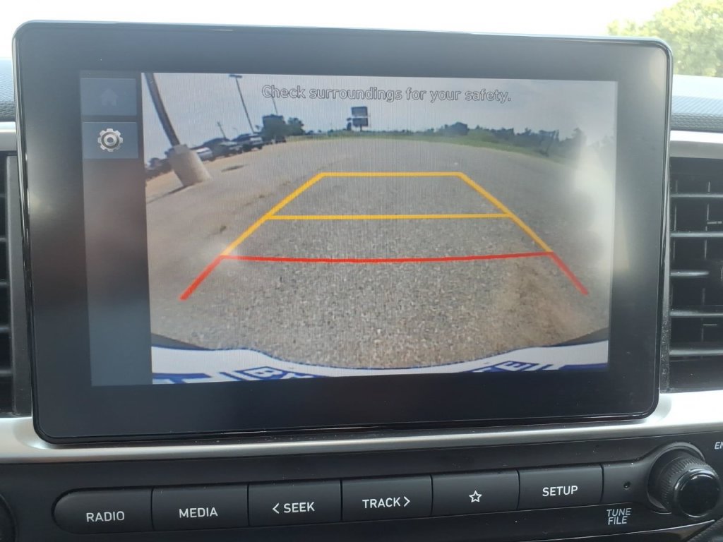 Certified 2025 Hyundai Venue SE FWD image 28