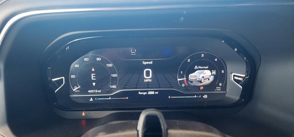 Used 2023 GMC Yukon Denali w/ Denali Reserve Package image 14