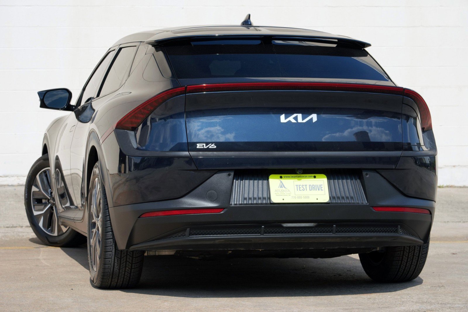Used 2022 Kia EV6 Light RWD image 5