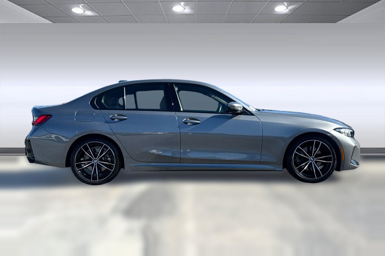 Used 2024 BMW 330i Sedan w/ M Sport Package RWD image 8