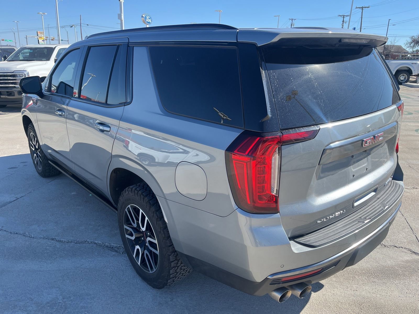 Used 2023 GMC Yukon AT4 image 5