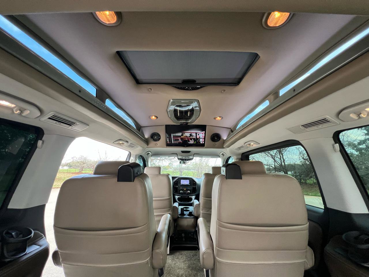 Used 2018 Mercedes-Benz Metris Passenger Van image 50