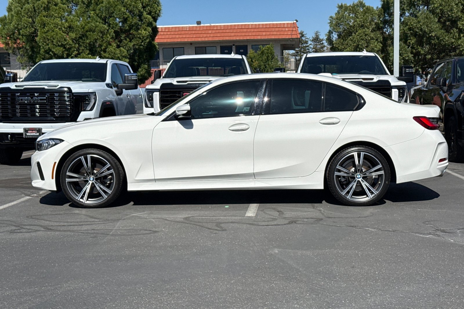 Used 2023 BMW 330i Sedan w/ Convenience Package RWD image 8