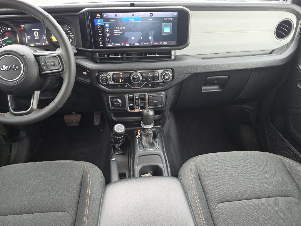 Used 2024 Jeep Wrangler Unlimited w/ Convenience Group AWD/4WD image 17