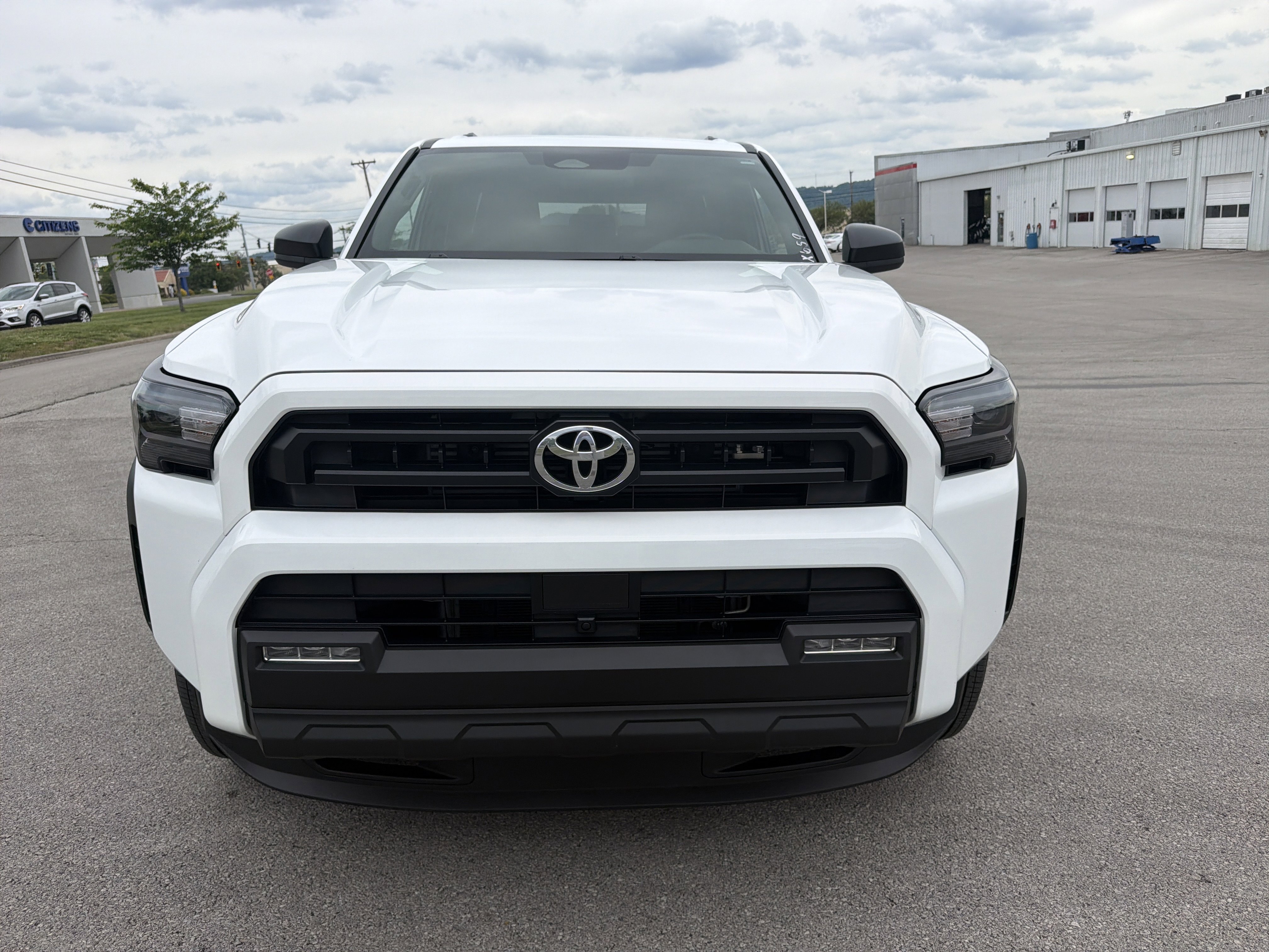 Certified 2025 Toyota 4Runner SR5 AWD/4WD image 10
