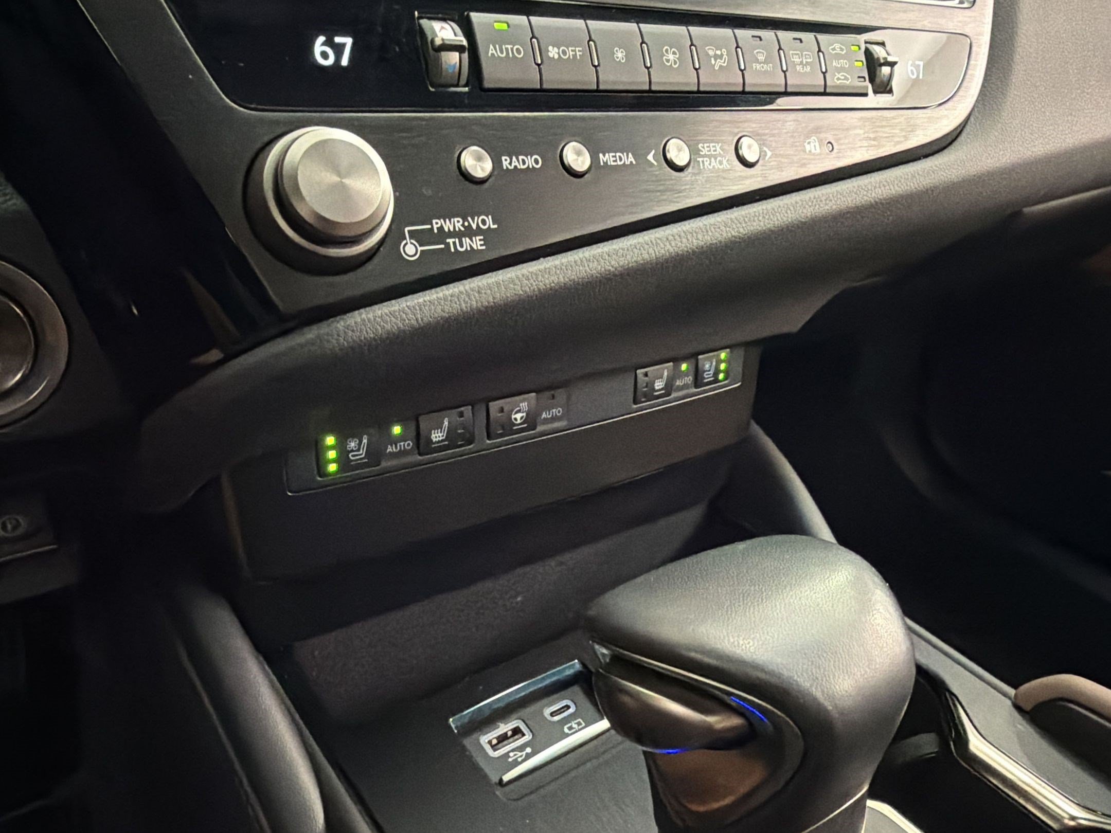 Certified 2023 Lexus ES 250 w/ Premium Package AWD/4WD image 22