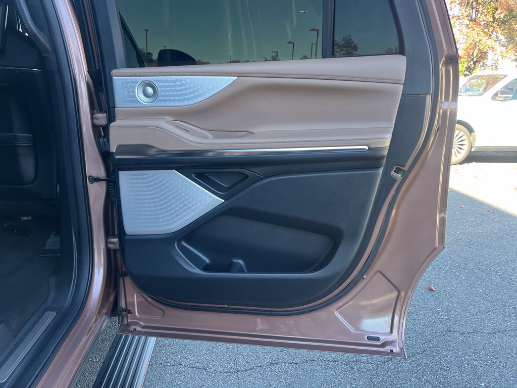 Certified 2025 Lincoln Navigator L Black Label AWD/4WD image 25