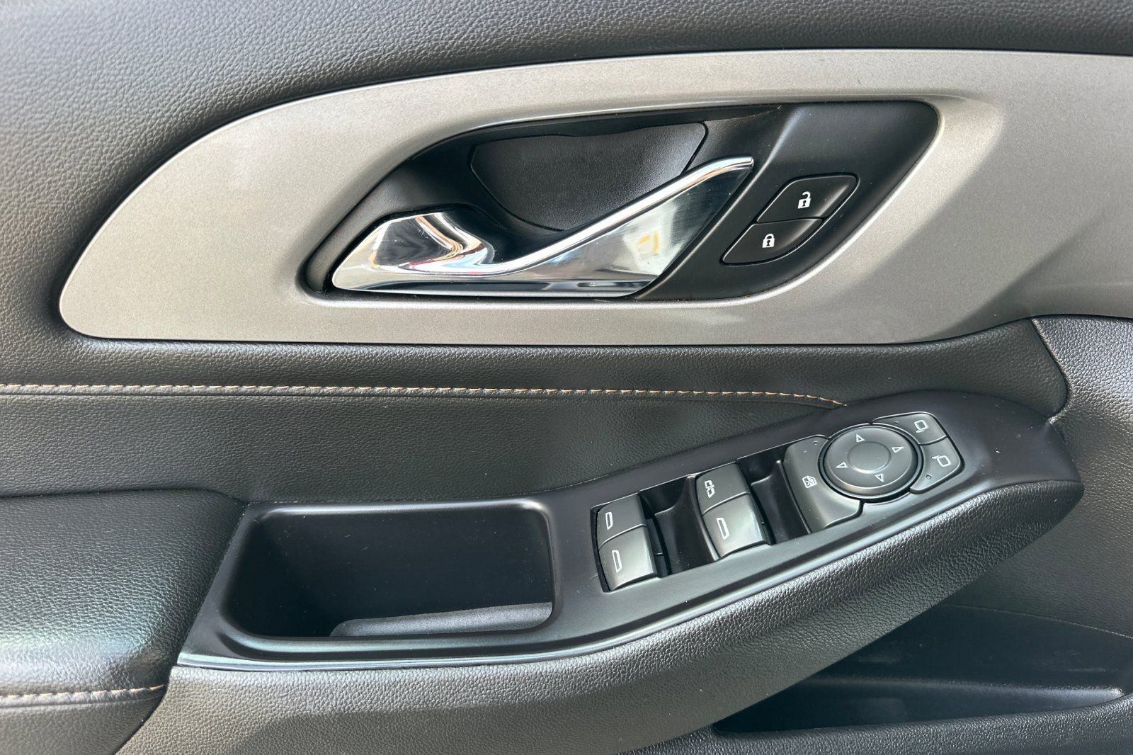 Certified 2020 Chevrolet Traverse RS image 11