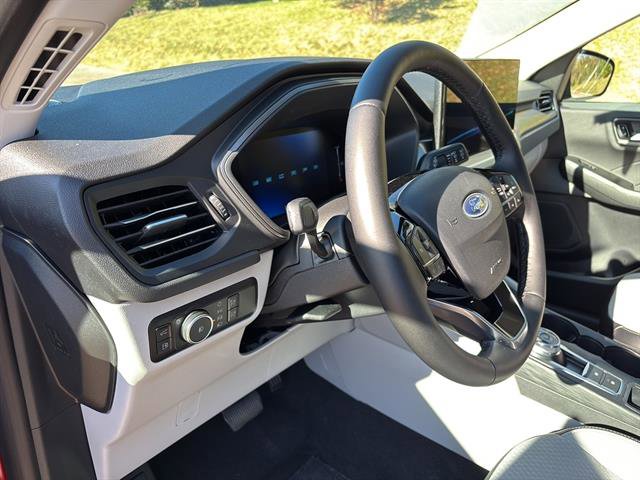 New 2026 Ford Escape SE image 12