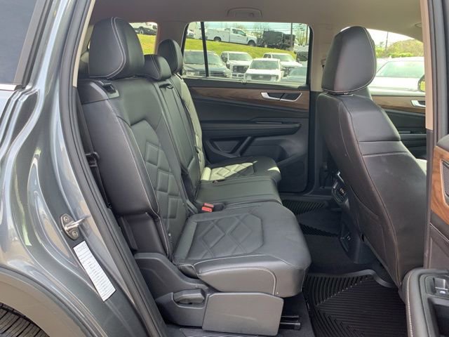 Used 2025 Volkswagen Atlas SE FWD image 11