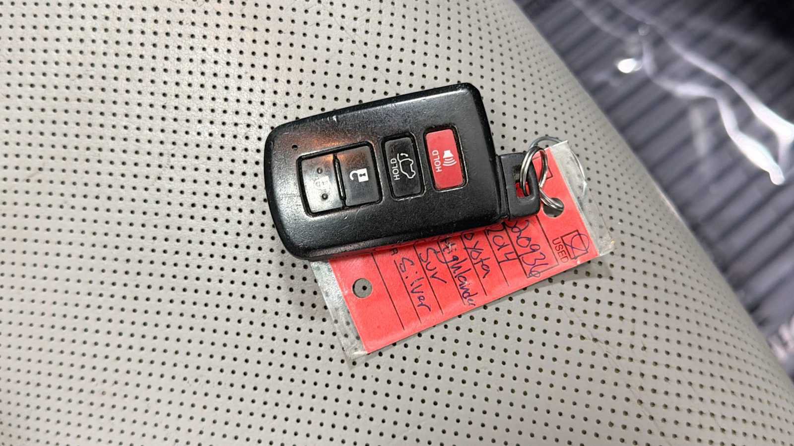 Used 2014 Toyota Highlander Limited FWD image 33