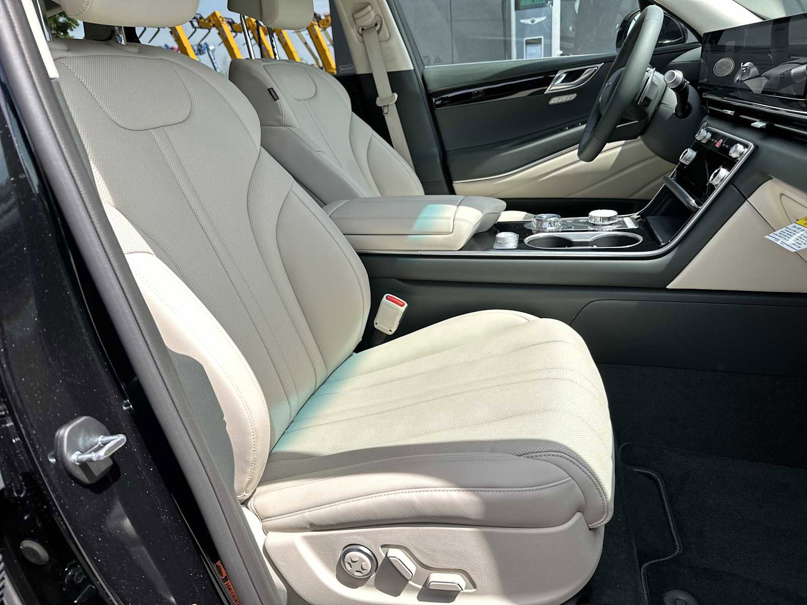 New 2026 Genesis GV80 2.5T RWD image 27