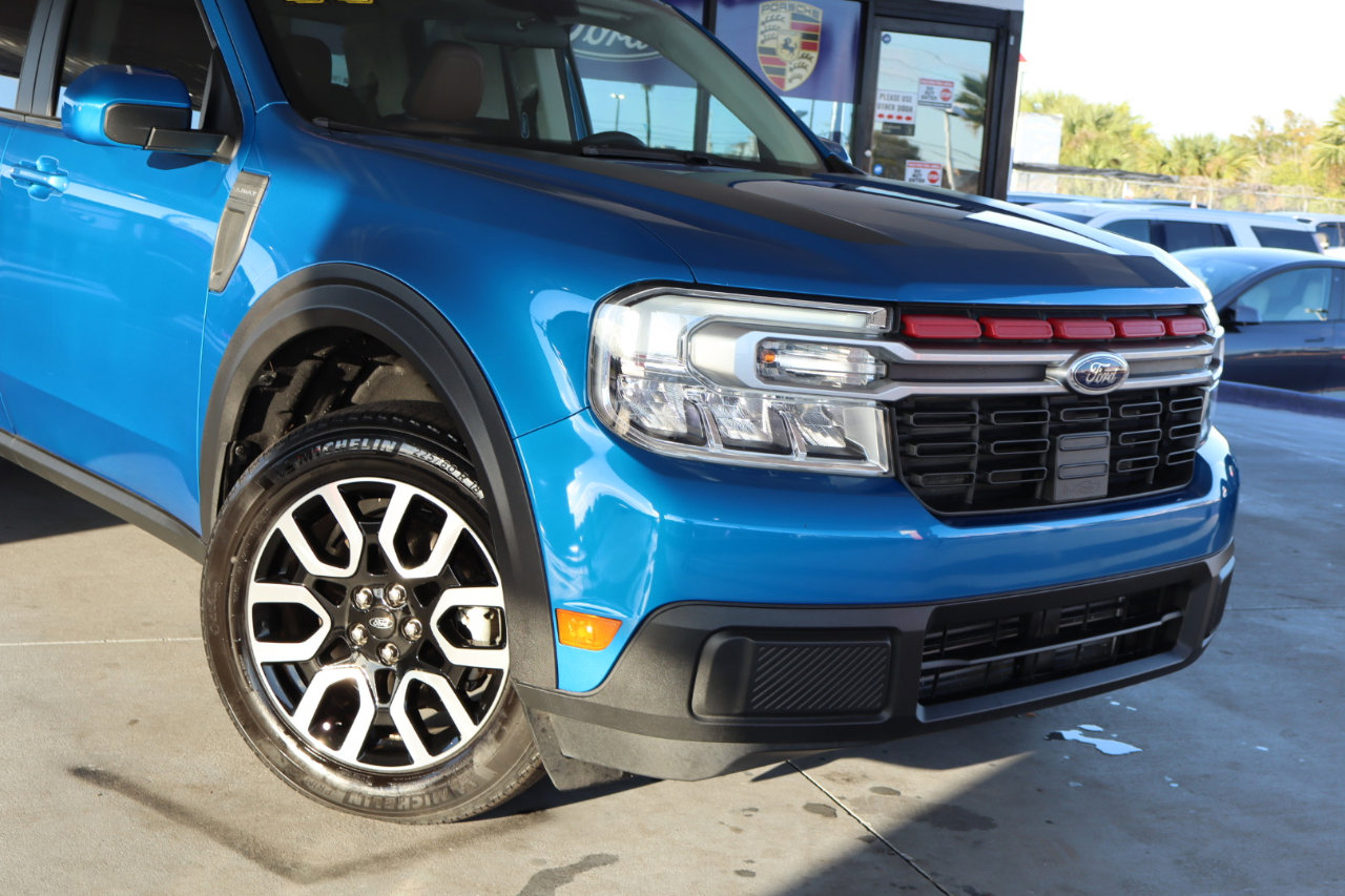 Used 2022 Ford Maverick Lariat w/ Lariat Luxury Package image 2