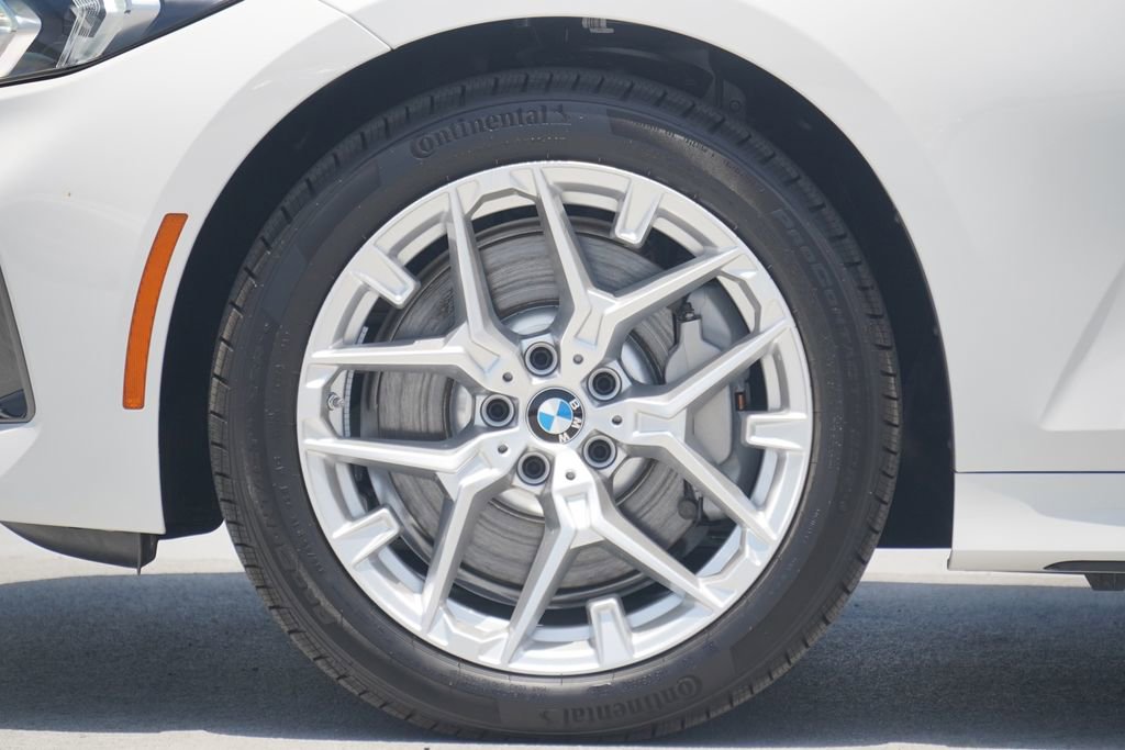 Used 2025 BMW 330i xDrive Sedan AWD/4WD image 5