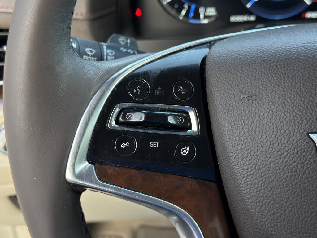 Used 2017 Cadillac Escalade Premium Luxury RWD image 12