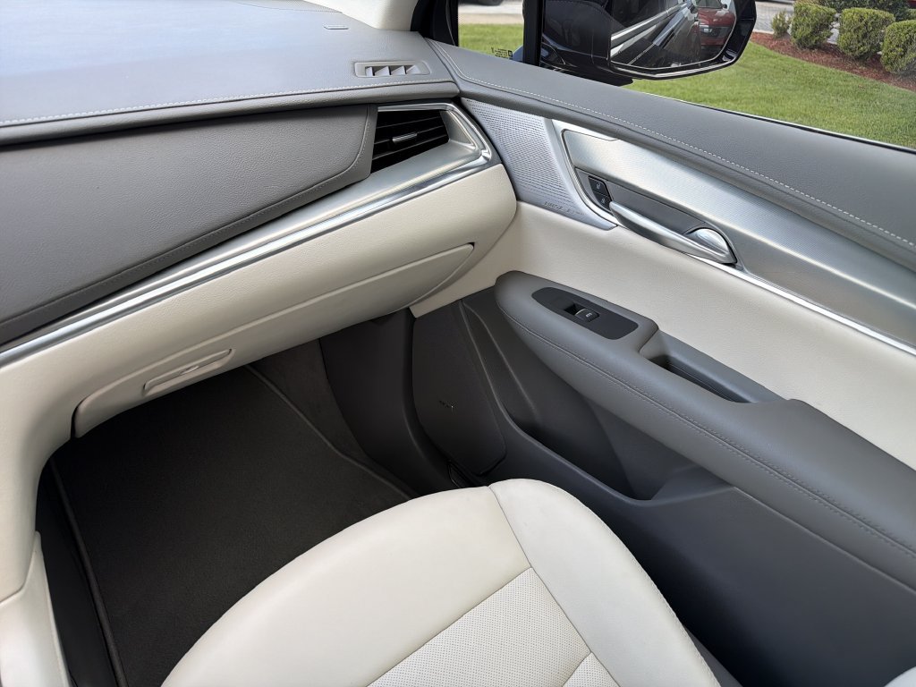 Certified 2025 Cadillac XT5 Premium Luxury FWD image 19