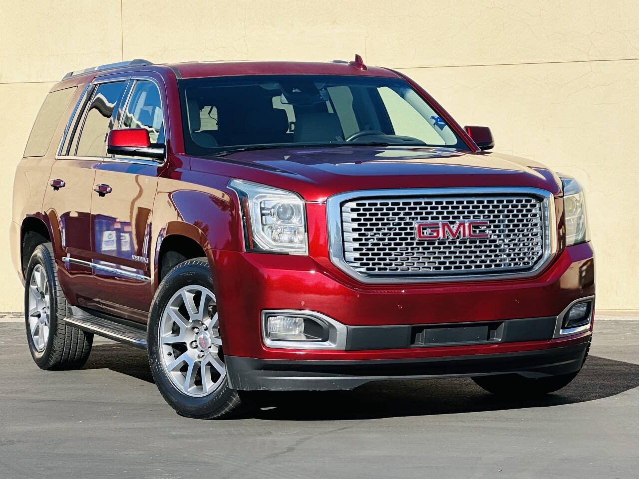 Used 2016 GMC Yukon Denali w/ Open Road Package AWD/4WD image 1