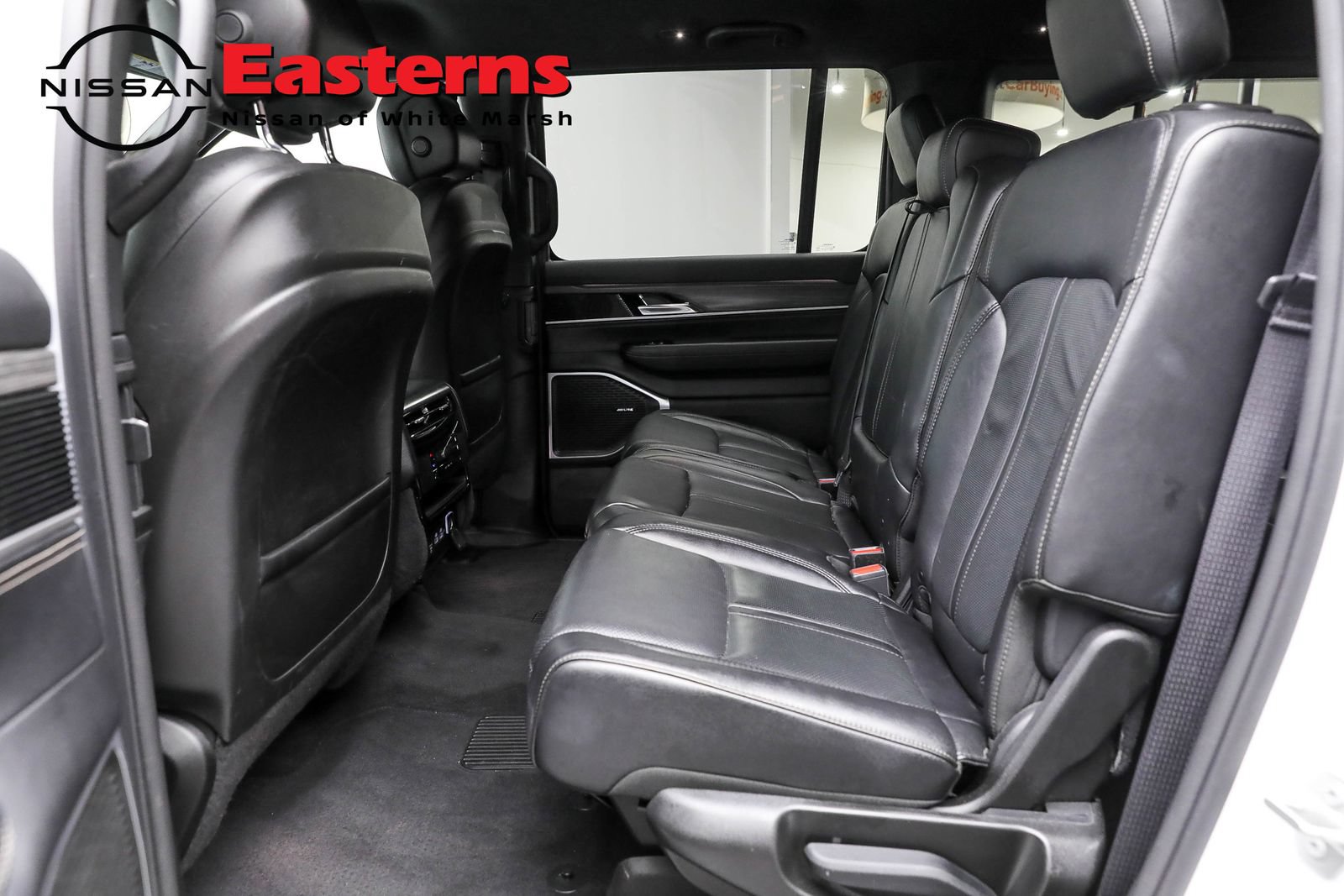 Used 2023 Jeep Wagoneer Series III w/ Preferred Equipment Group RWD image 20