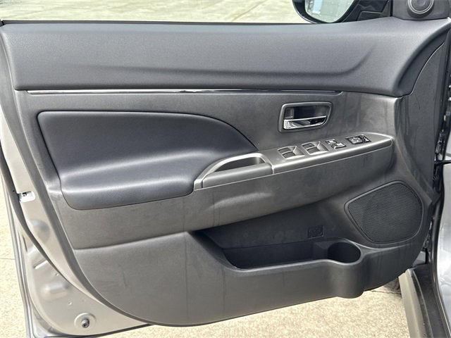 New 2025 Mitsubishi Outlander Sport SE image 9