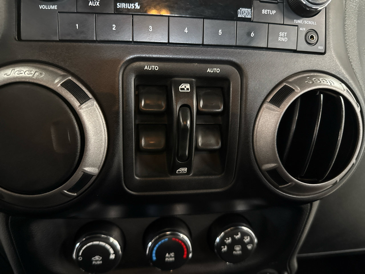 Used 2012 Jeep Wrangler Unlimited Sport image 17