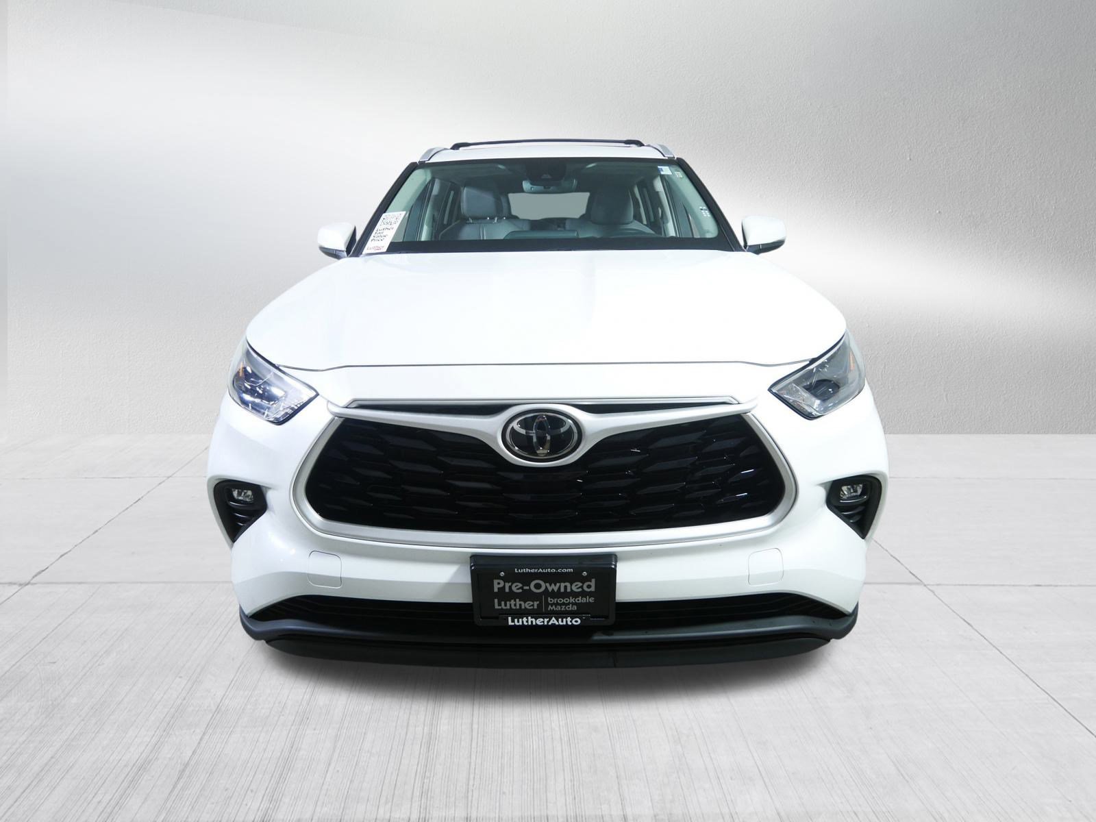 Used 2022 Toyota Highlander XLE video 2