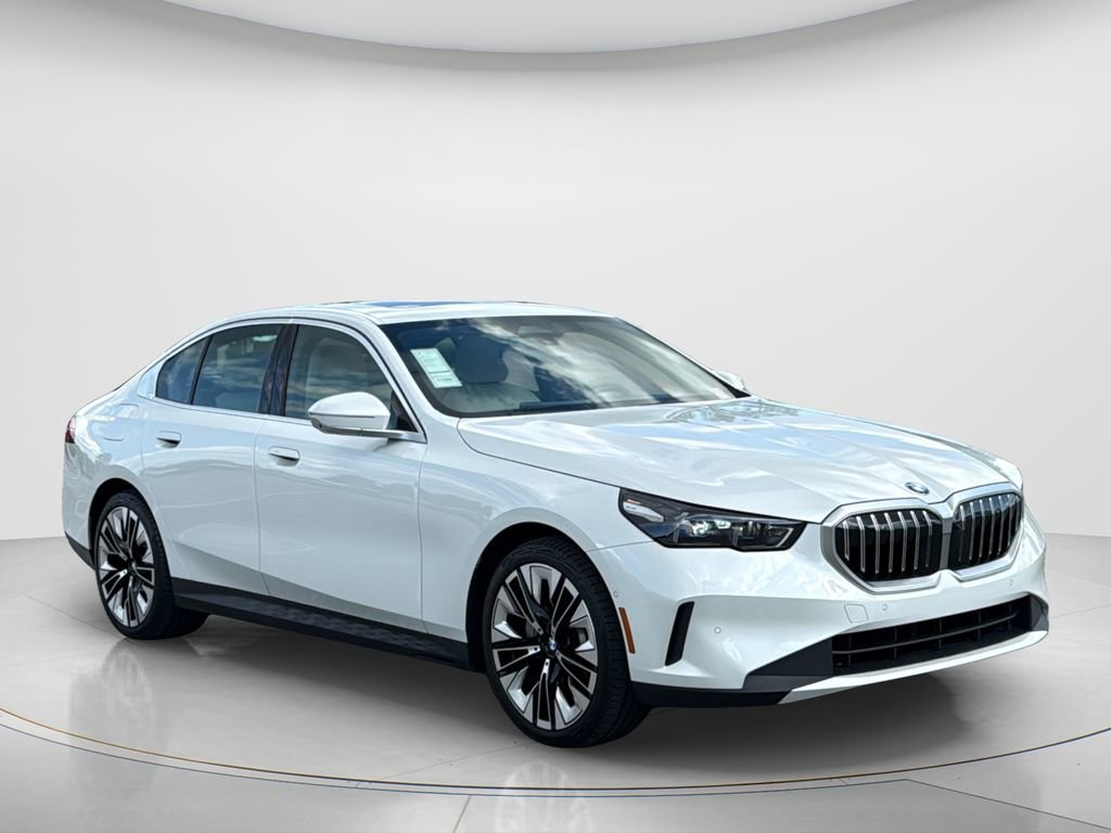 Certified 2026 BMW 530i w/ Premium Package image 28