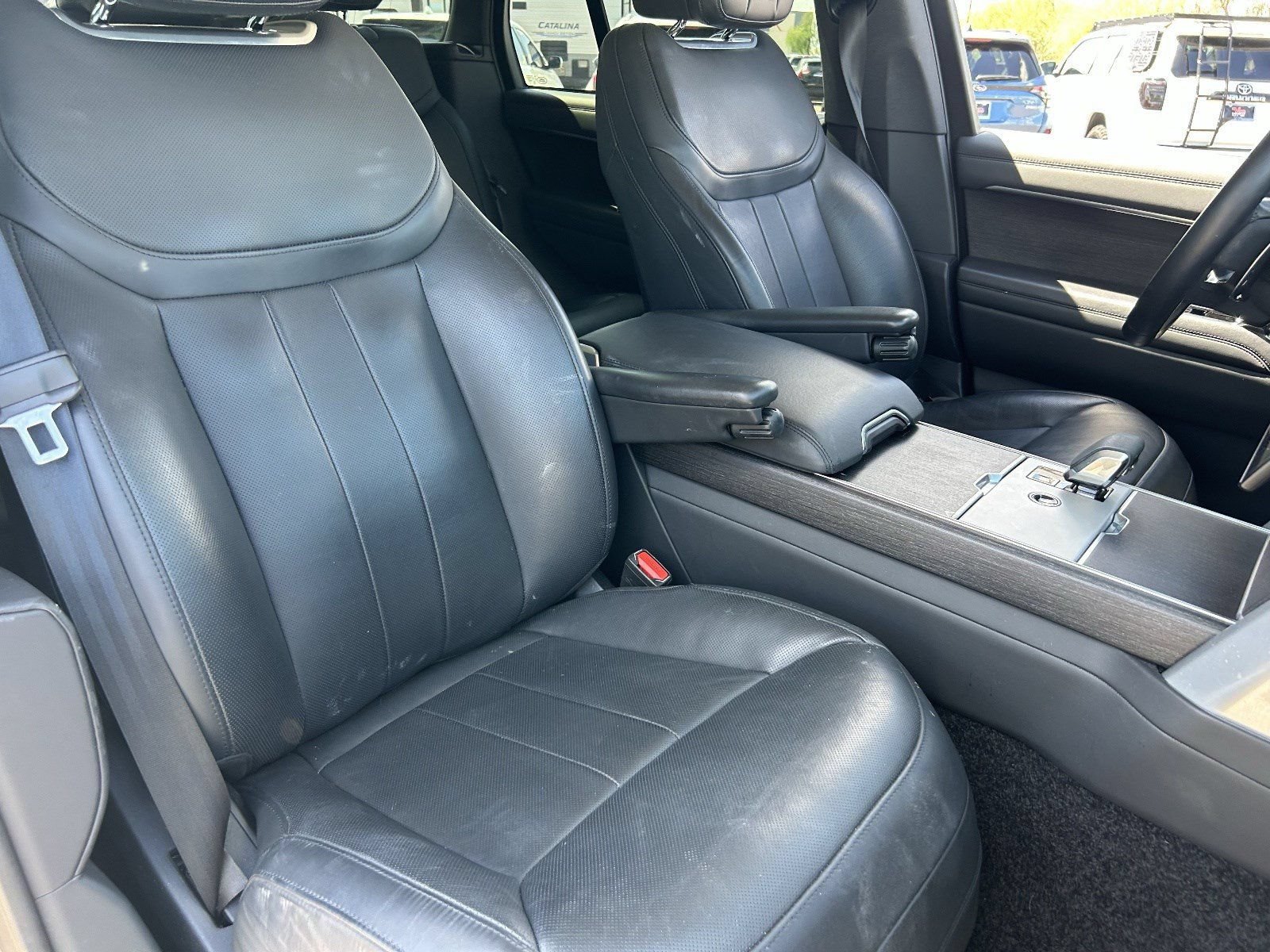 Used 2024 Land Rover Range Rover SE AWD/4WD image 12