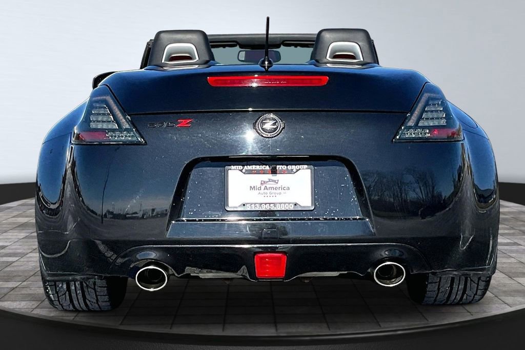 Used 2014 Nissan 370Z Touring image 4