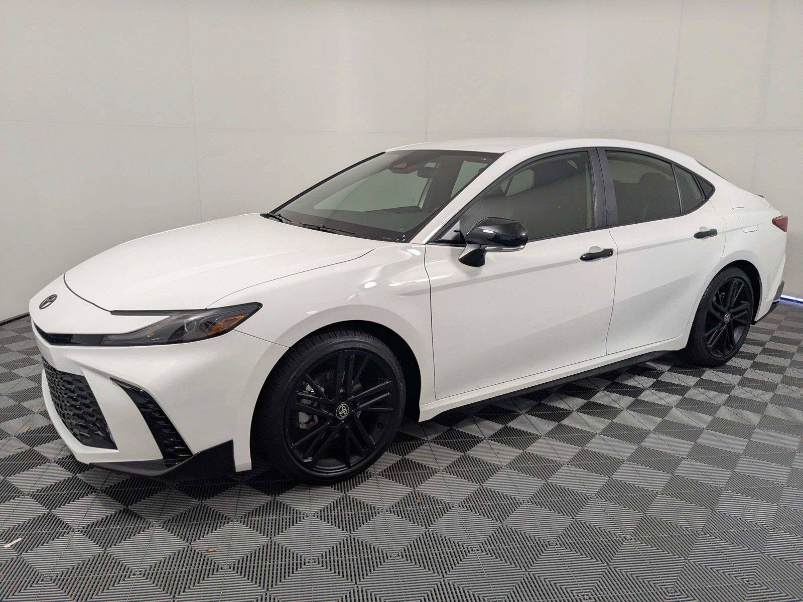 Certified 2026 Toyota Camry Hybrid FWD image 2